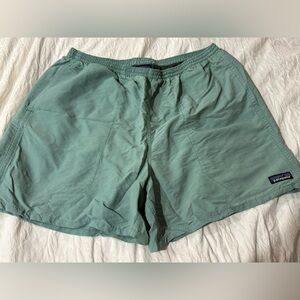 Patagonia Baggies Shorts Adult Large Green Lined Drawstring Pockets Logo Mens L
